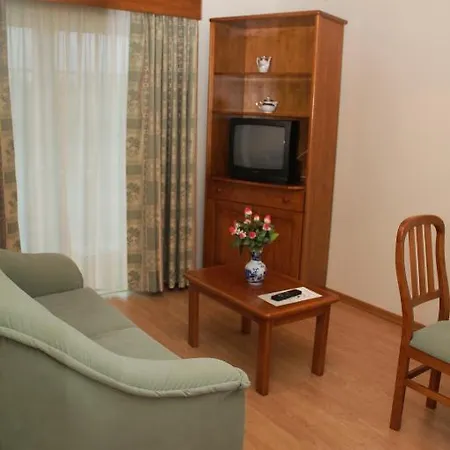 Hotel Lagoa Do Linho Paco (Leiria)