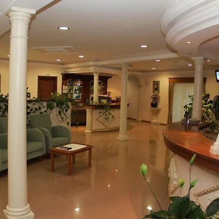 Hotel Lagoa Do Linho Paco (Leiria)