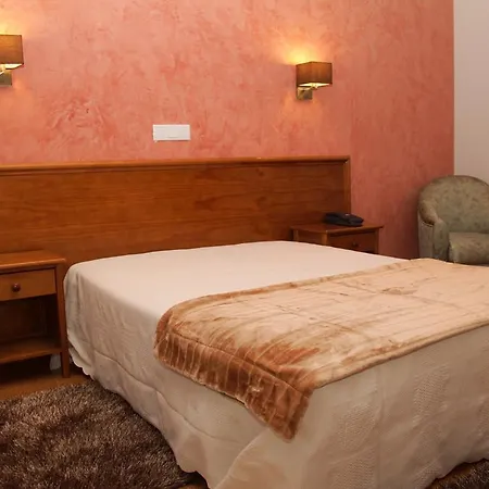 Hotel Lagoa Do Linho 2*